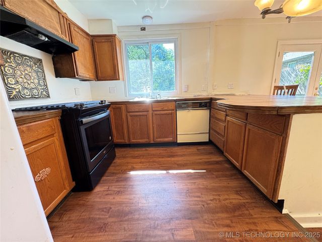 111 N Logan Drive, Tahlequah, OK 74464