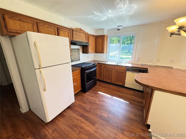 111 N Logan Drive, Tahlequah, OK 74464