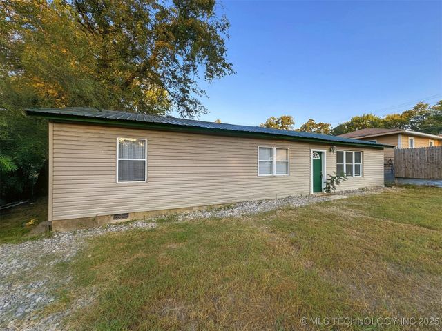 111 N Logan Drive, Tahlequah, OK 74464