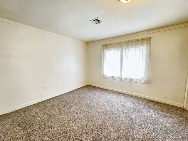 111 N Logan Drive, Tahlequah, OK 74464