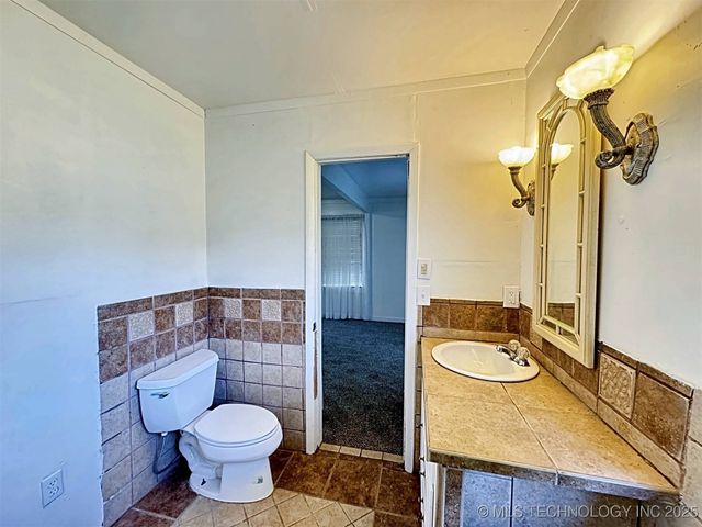 111 N Logan Drive, Tahlequah, OK 74464