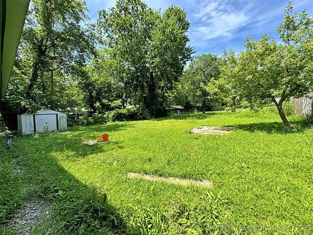 111 N Logan Drive, Tahlequah, OK 74464