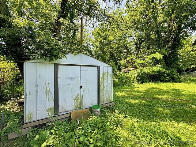 111 N Logan Drive, Tahlequah, OK 74464