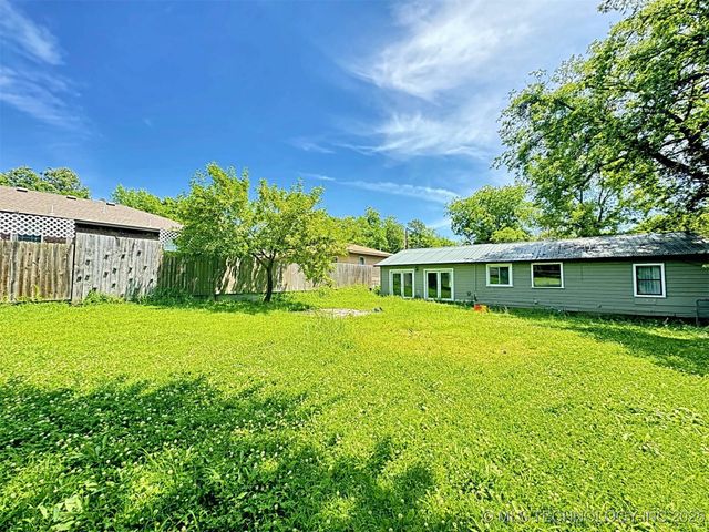 111 N Logan Drive, Tahlequah, OK 74464