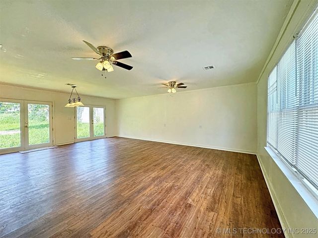 111 N Logan Drive, Tahlequah, OK 74464
