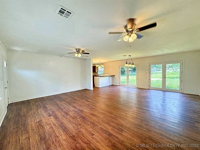 111 N Logan Drive, Tahlequah, OK 74464