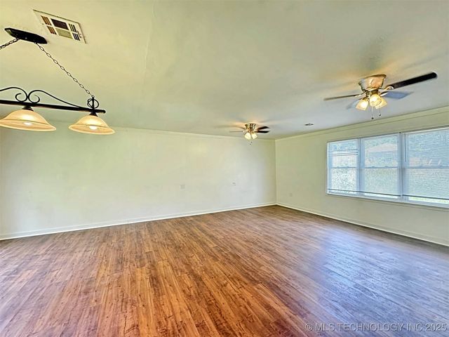 111 N Logan Drive, Tahlequah, OK 74464