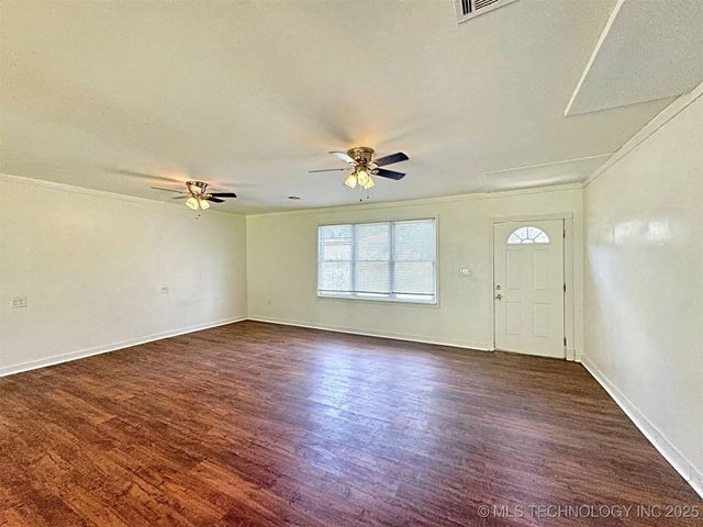 111 N Logan Drive, Tahlequah, OK 74464