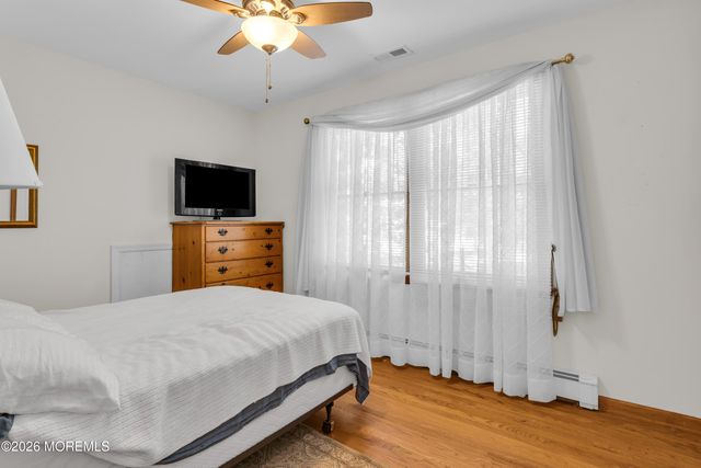 804 Brookside Drive, Toms River, NJ 08753