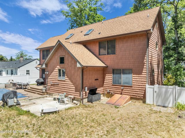 804 Brookside Drive, Toms River, NJ 08753