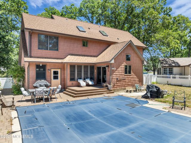 804 Brookside Drive, Toms River, NJ 08753