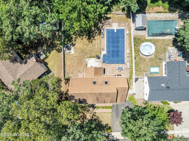 804 Brookside Drive, Toms River, NJ 08753