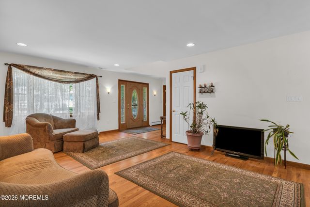 804 Brookside Drive, Toms River, NJ 08753