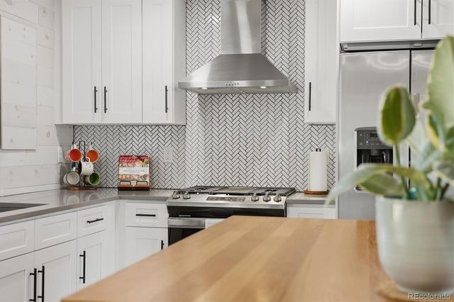 6411 W 77th Place, Arvada, CO 80003