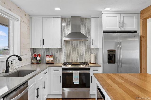 6411 W 77th Place, Arvada, CO 80003