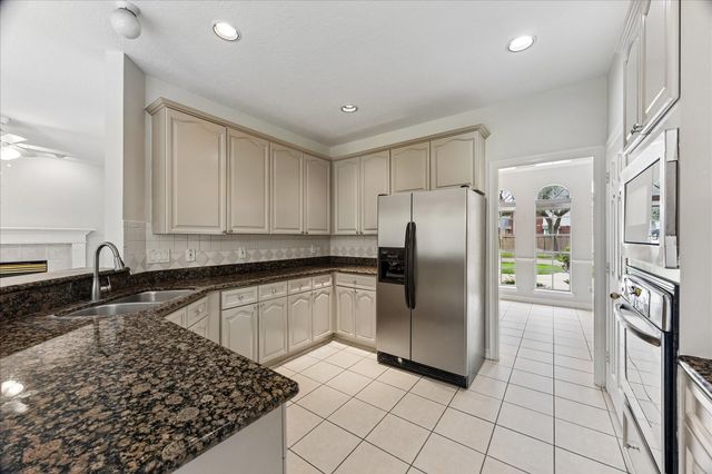 3102 Summer Bay Drive, Sugar Land, TX 77478