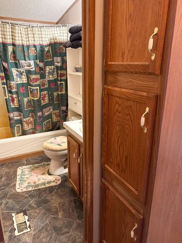 4762 County Road 1340, Pomona, MO 65789