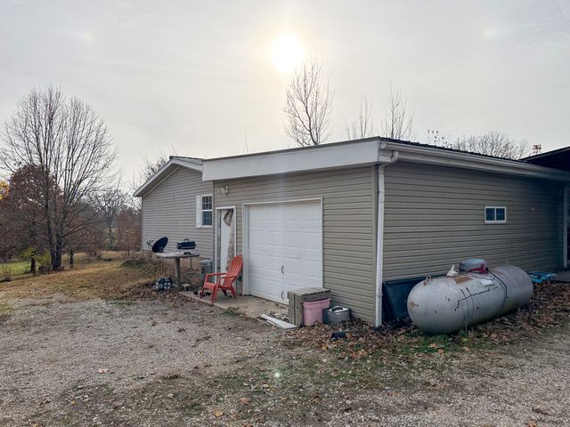 4762 County Road 1340, Pomona, MO 65789