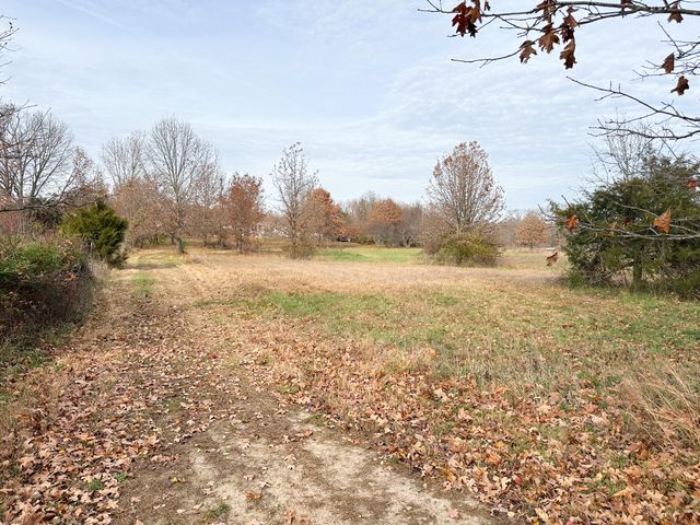 4762 County Road 1340, Pomona, MO 65789