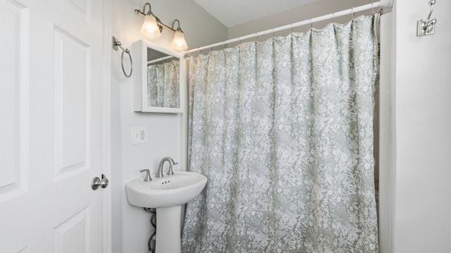 525 Sharp Springs Rd, Winchester, TN 37398
