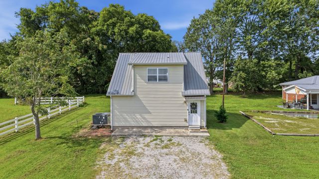 525 Sharp Springs Rd, Winchester, TN 37398