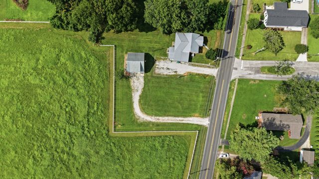 525 Sharp Springs Rd, Winchester, TN 37398