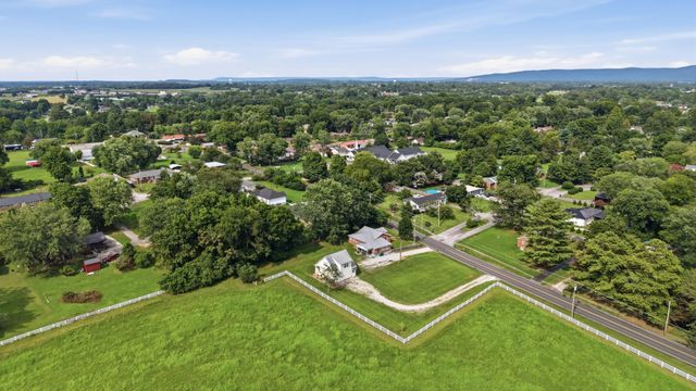 525 Sharp Springs Rd, Winchester, TN 37398