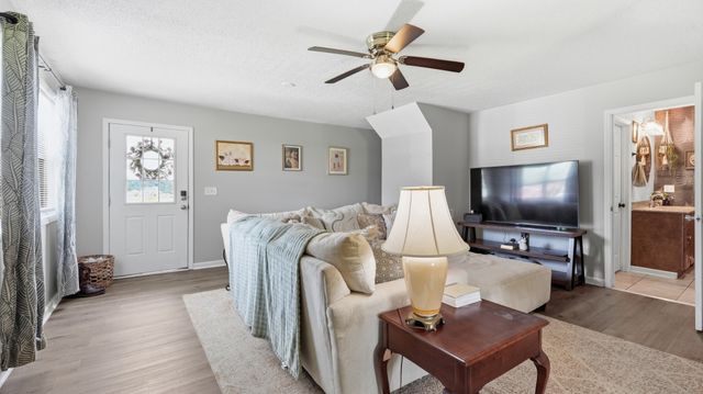 525 Sharp Springs Rd, Winchester, TN 37398