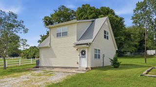 525 Sharp Springs Rd, Winchester, TN 37398