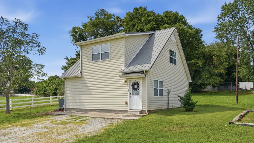 525 Sharp Springs Rd, Winchester, TN 37398