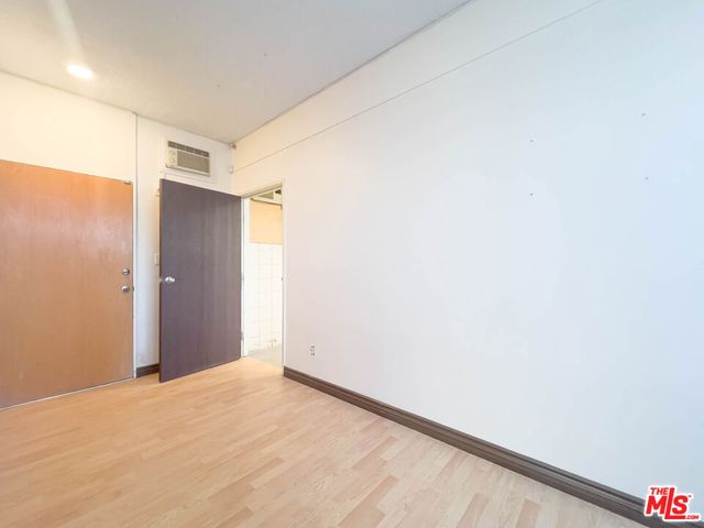 5106 Hollywood Boulevard 103, Los Angeles, CA 90027