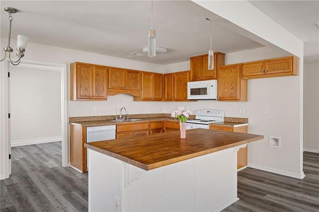 415 Heritage Row, Woodstock, GA 30188