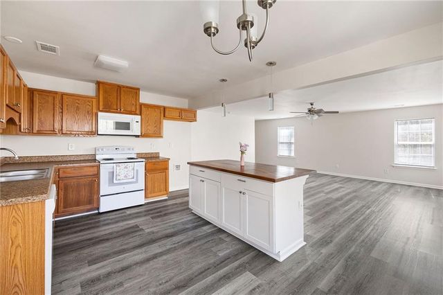 415 Heritage Row, Woodstock, GA 30188