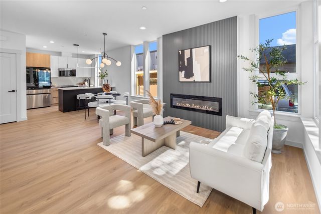 3035 A 21st Avenue W, Seattle, WA 98199