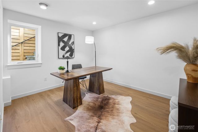 3035 A 21st Avenue W, Seattle, WA 98199