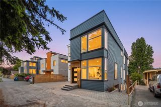 3035 A 21st Avenue W, Seattle, WA 98199