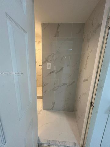 1810 NW 34th St 1, Miami, FL 33142