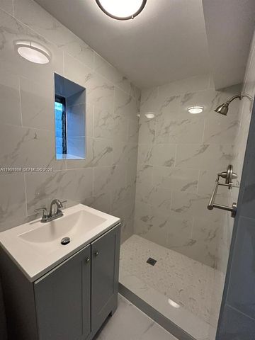 1810 NW 34th St 1, Miami, FL 33142