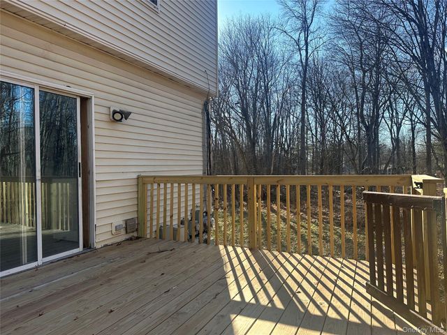 27 Dandelion Lane A, Wallkill, NY 12589