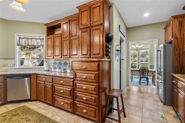 48 Live Oak Lane, Victoria, TX 77905