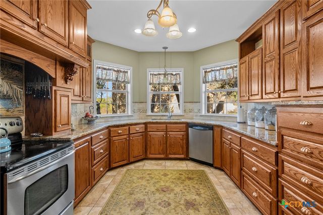 48 Live Oak Lane, Victoria, TX 77905