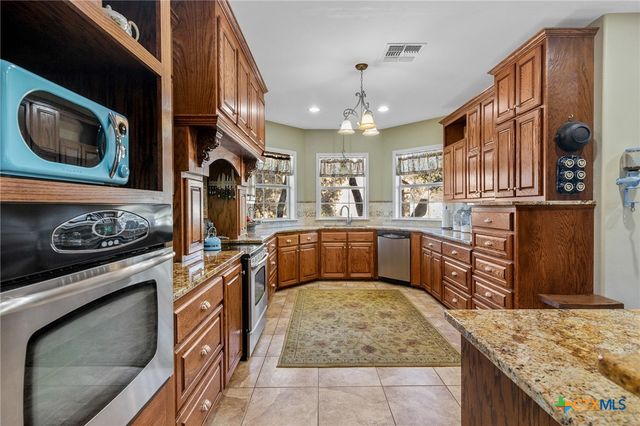 48 Live Oak Lane, Victoria, TX 77905