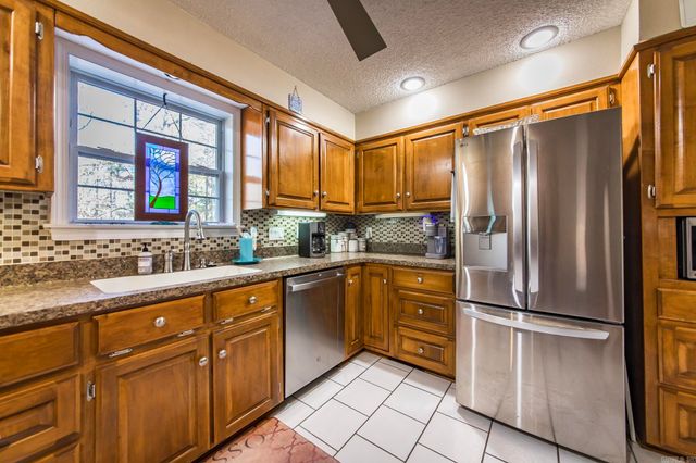 4 Miranda Lane, Hot Springs Village, AR 71909