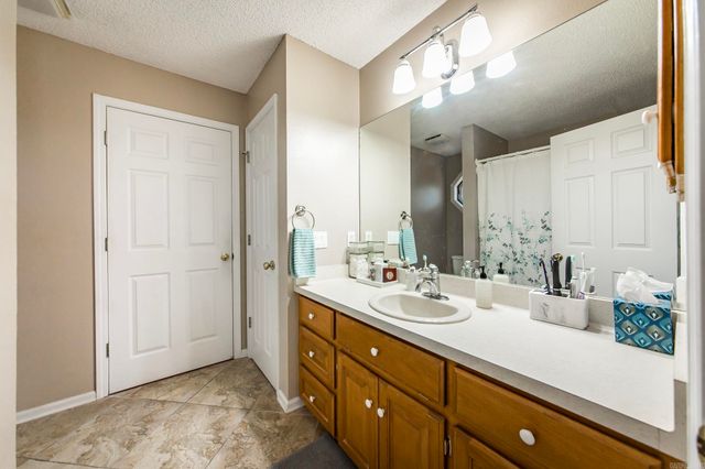 4 Miranda Lane, Hot Springs Village, AR 71909