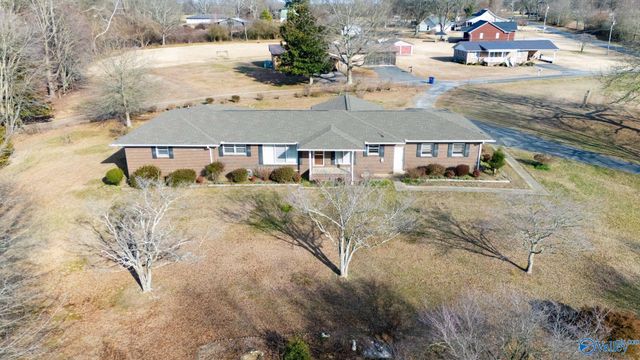 55 County Road 462, Geraldine, AL 35974