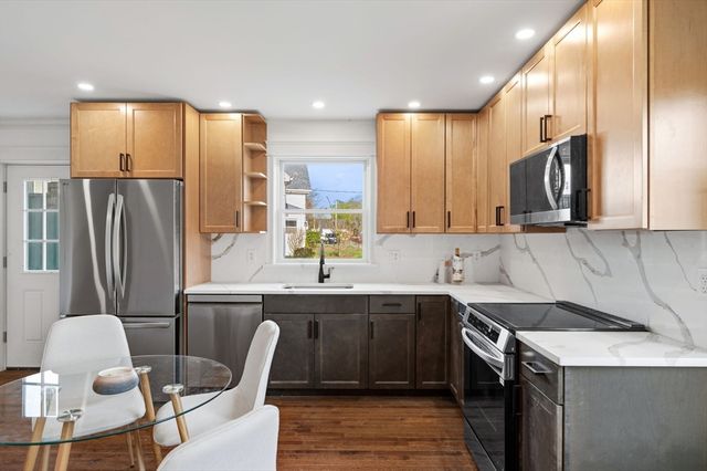 2 Railroad Avenue 1, Rowley, MA 01969