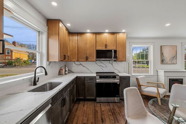 2 Railroad Avenue 1, Rowley, MA 01969