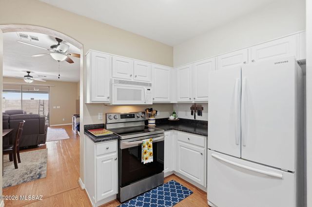 448 W Deerwood Lane, Green Valley, AZ 85614