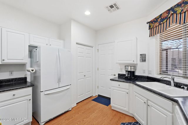 448 W Deerwood Lane, Green Valley, AZ 85614