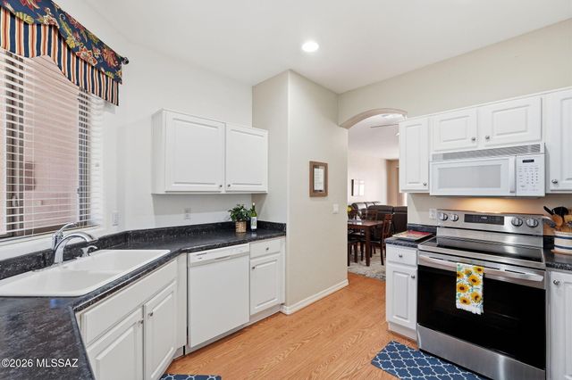 448 W Deerwood Lane, Green Valley, AZ 85614